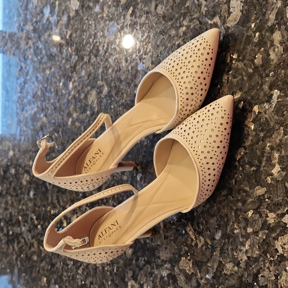 Women's Alfani White Pumps Size 9